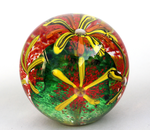 Click to view detail for DB-1070 Paperweight-Yellow Flower Garden $125